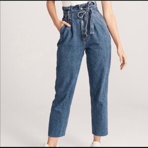A&F Ultra High Rise Paper Bag Waist Mom Jean Size 25